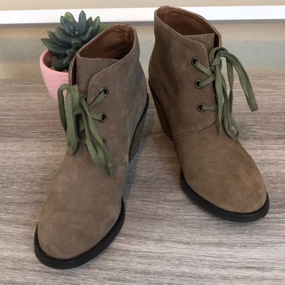 Ann Taylor Loft Lace Up Leather Ankle Booties - Picture 2 of 8